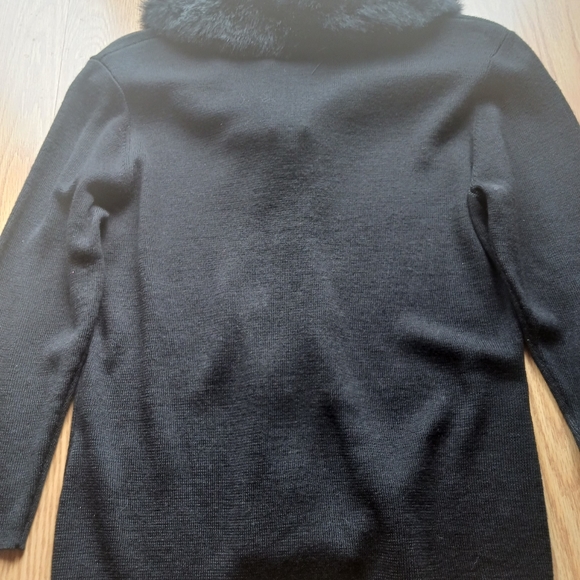 Ladies Kathy Ireland black dressy faux fur collar sweater, size L. NWT - Picture 4 of 4